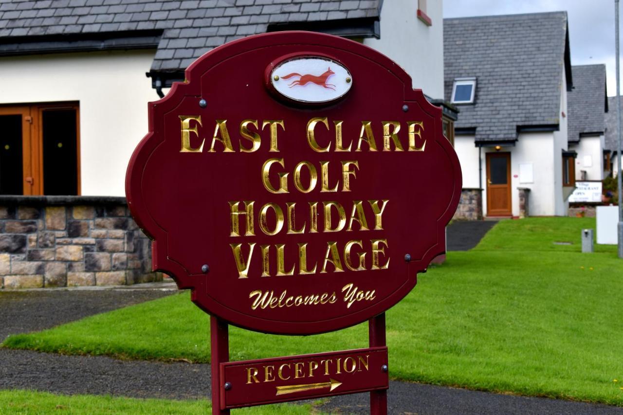 East Clare Golf Village Bodyke Extérieur photo