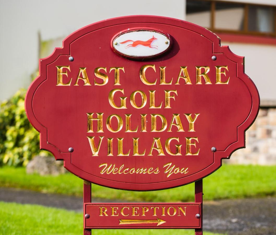 East Clare Golf Village Bodyke Extérieur photo
